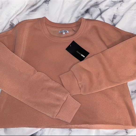 Tops - Cropped crew neck sweatshirt Fashion Nova